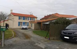 Chantier avec une allée en Gravistar et un portail aluniunium