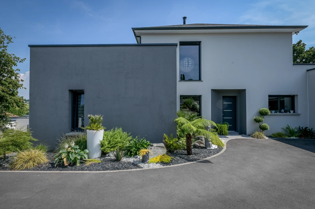 Daniel Moquet am&eacute;nager ses ext&eacute;rieurs